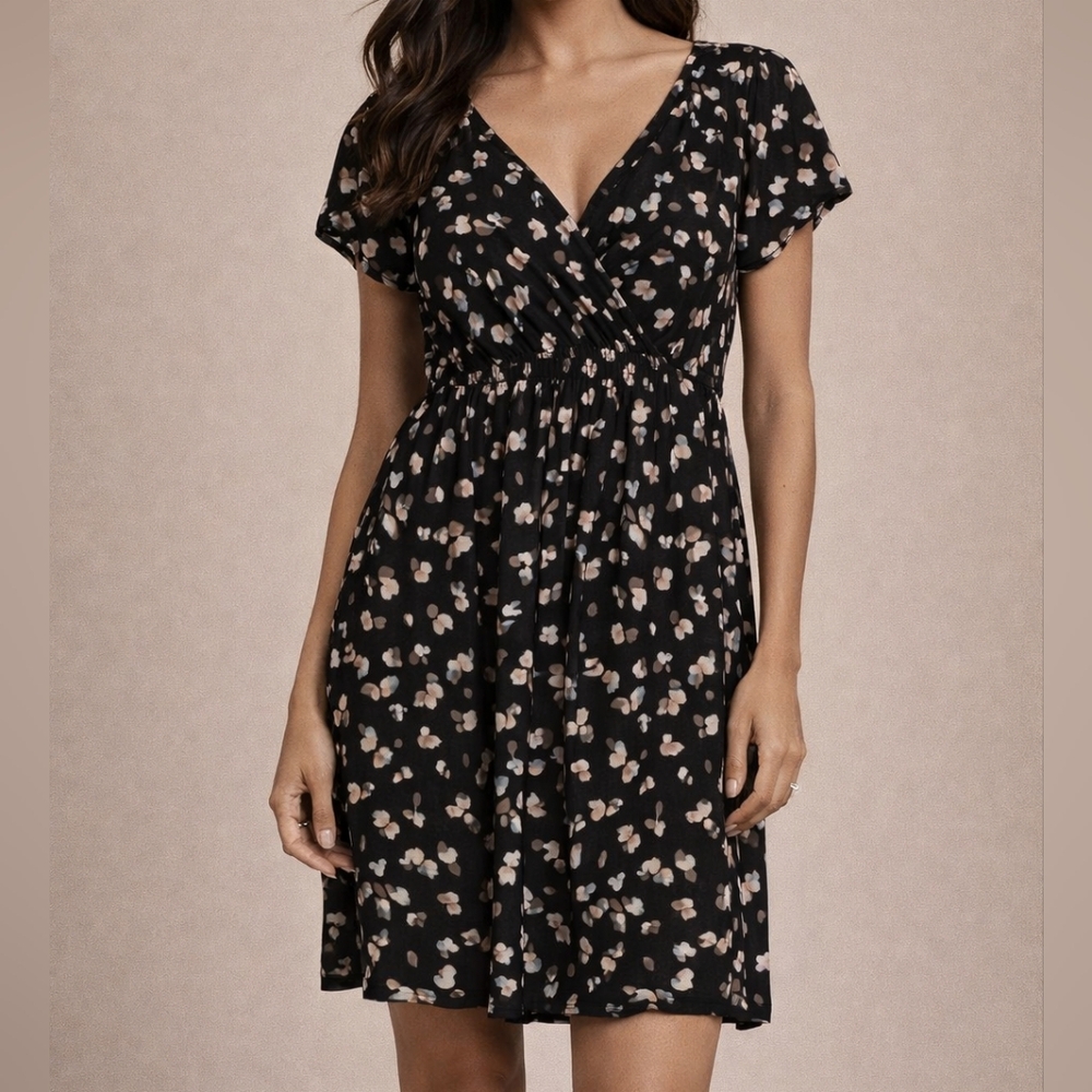 Olivia Grey Floral Wrap Dress Size Medium